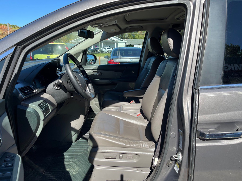 2015 Honda Odyssey Image 3