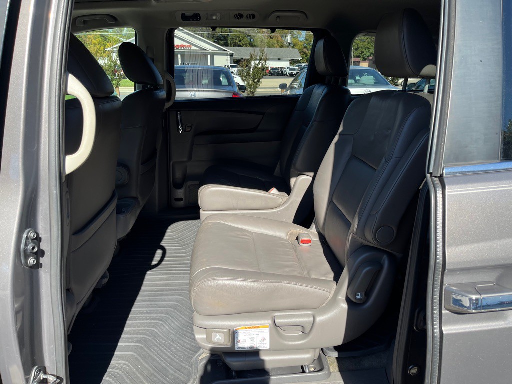 2015 Honda Odyssey Image 4
