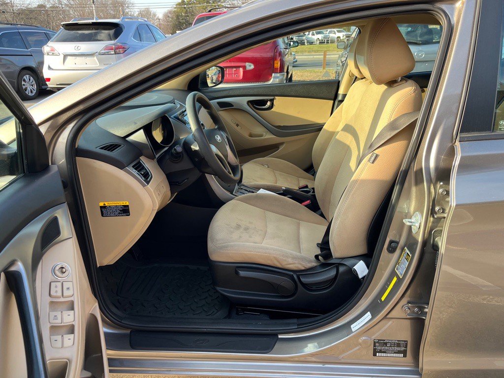 2013 Hyundai Elantra Image 9