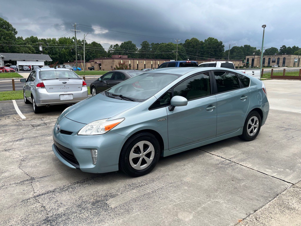 2013 Toyota Prius Image 3
