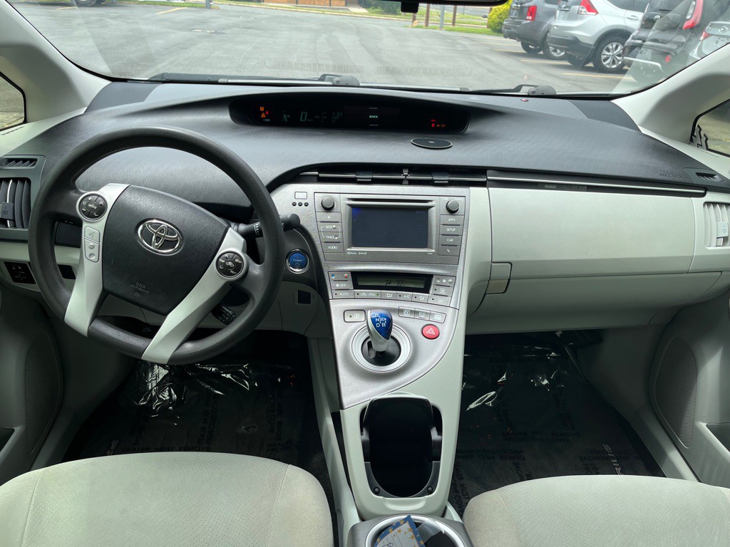 2013 Toyota Prius Image 5