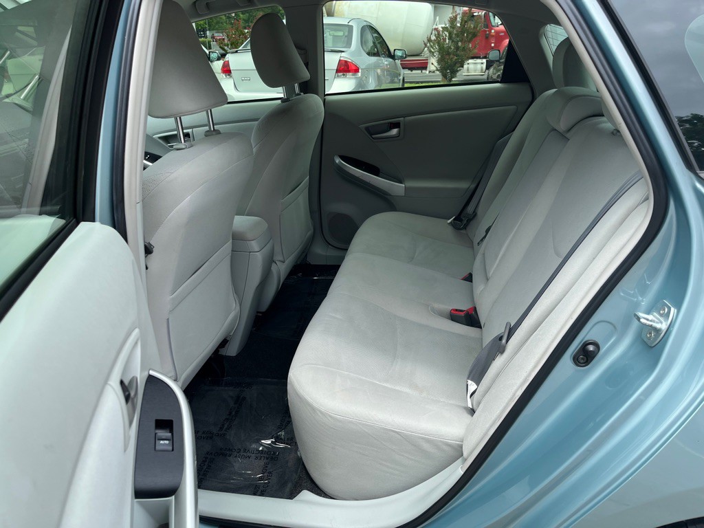 2013 Toyota Prius Image 6