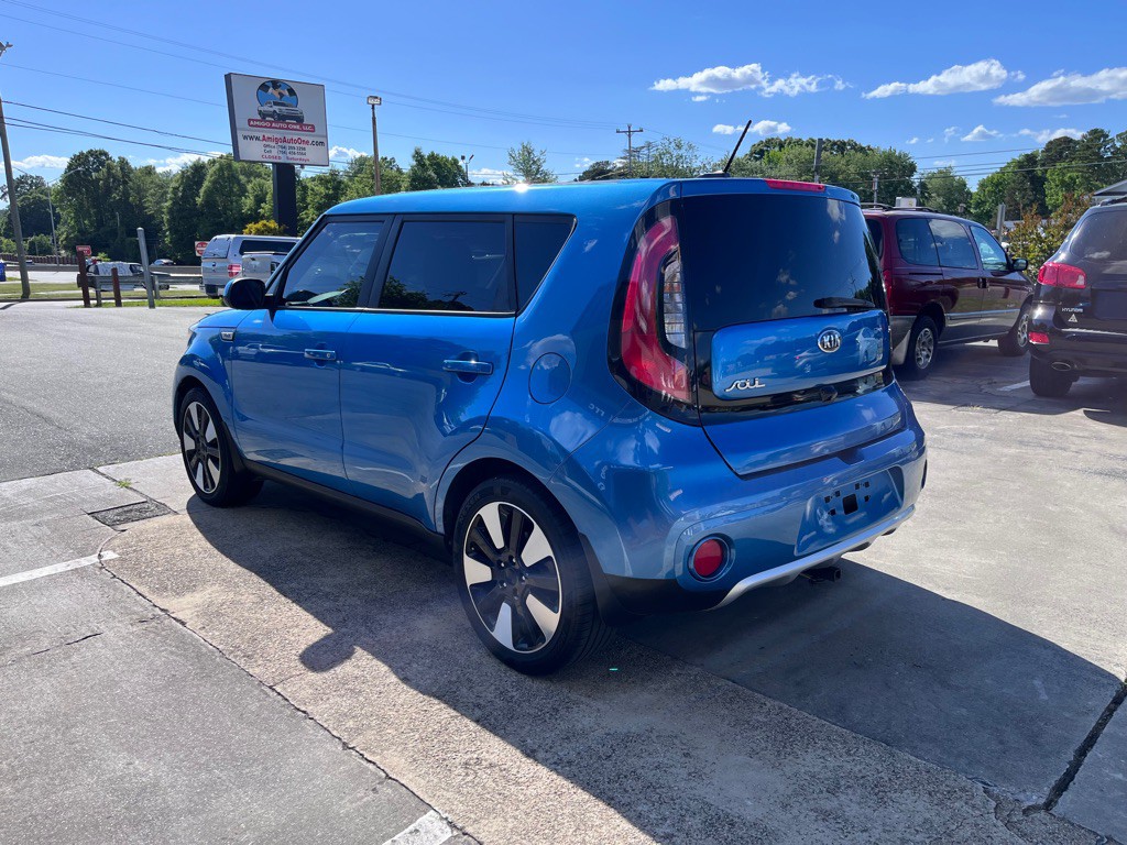 2017 Kia Soul Image 2