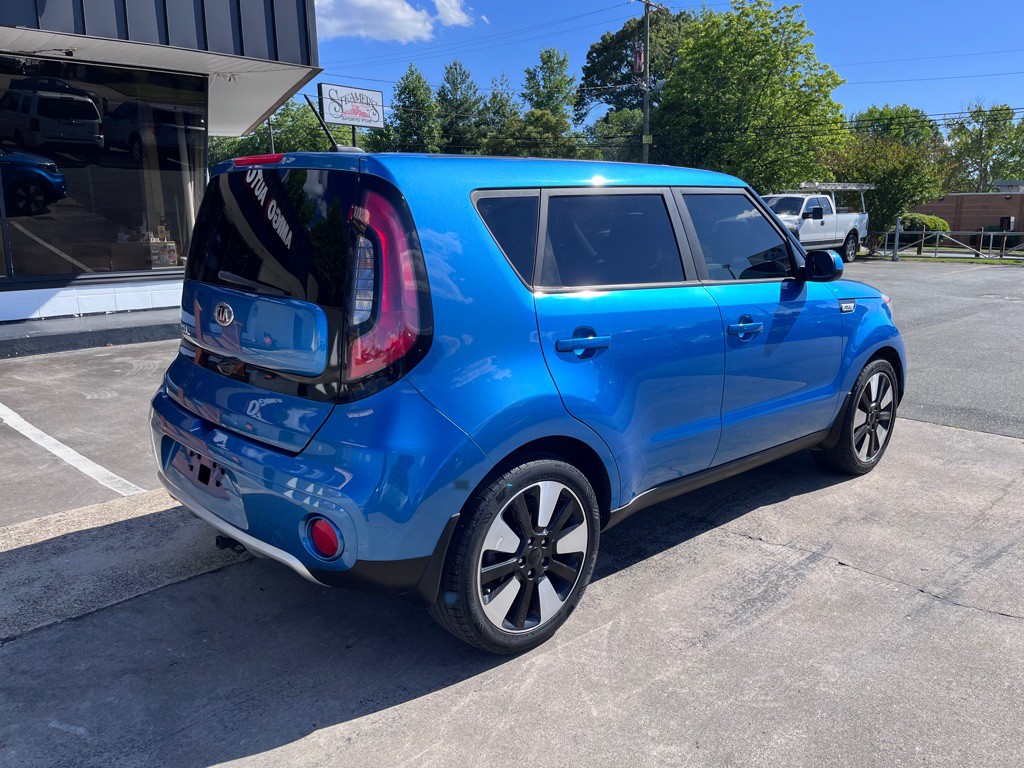 2017 Kia Soul Image 3