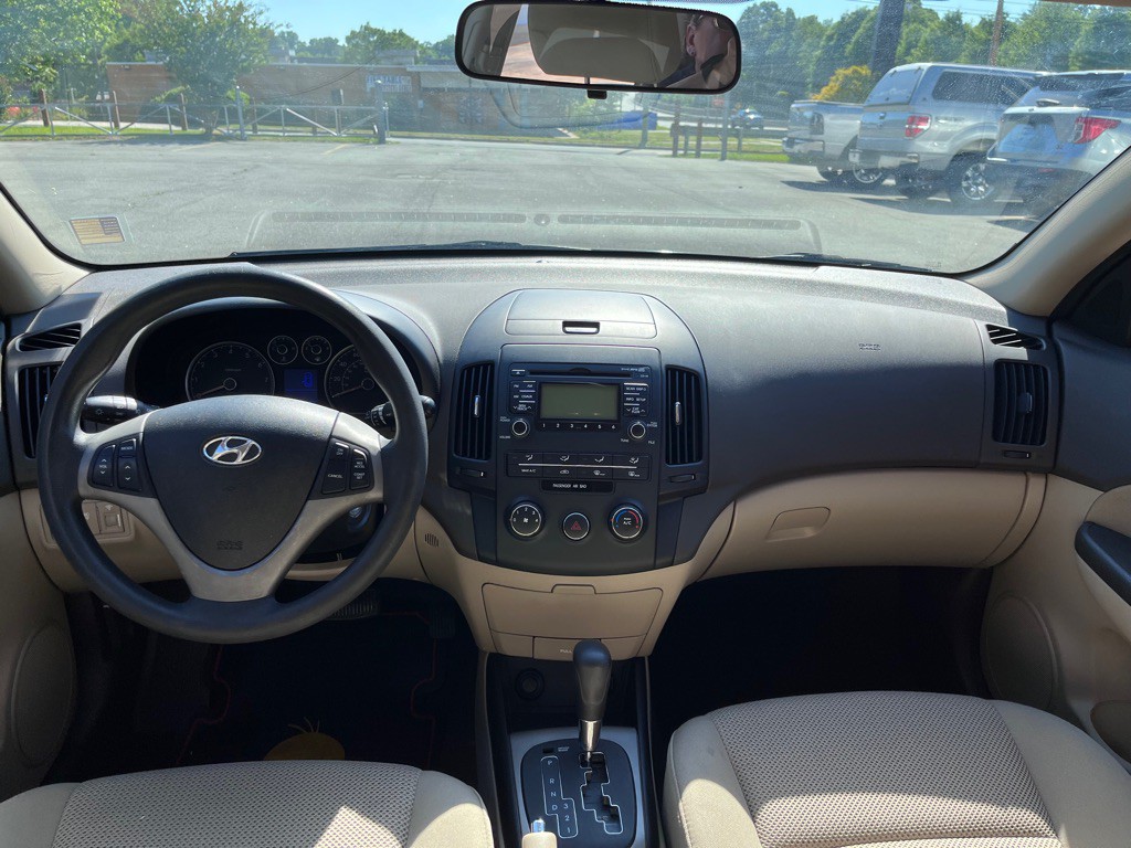 2010 Hyundai Elantra Image 8