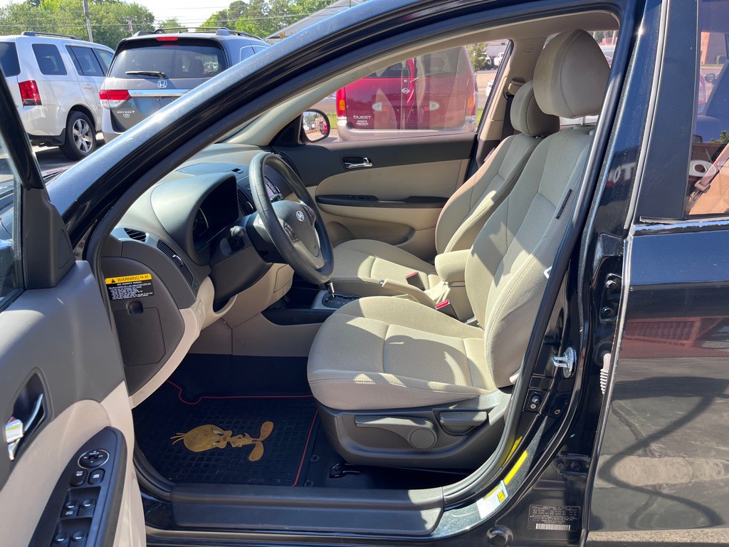 2010 Hyundai Elantra Image 9