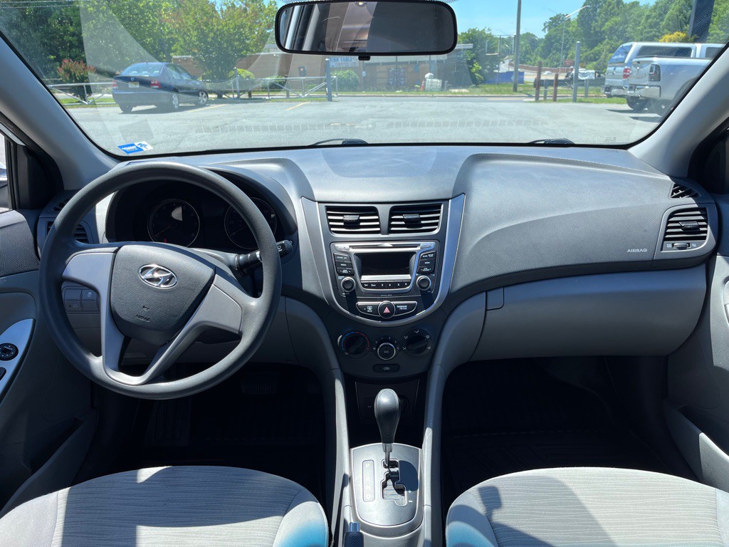 2016 Hyundai Accent Image 7