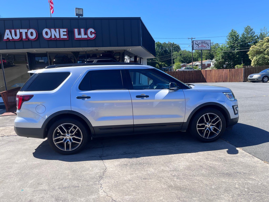 2017 Ford Explorer Image 4