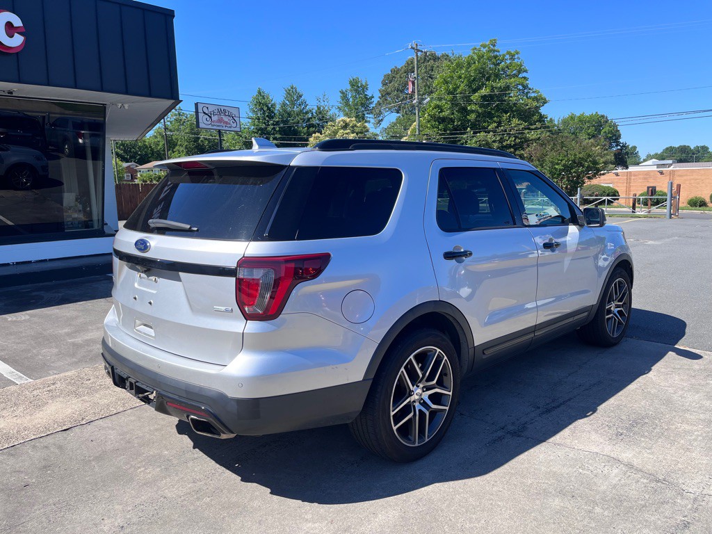 2017 Ford Explorer Image 5
