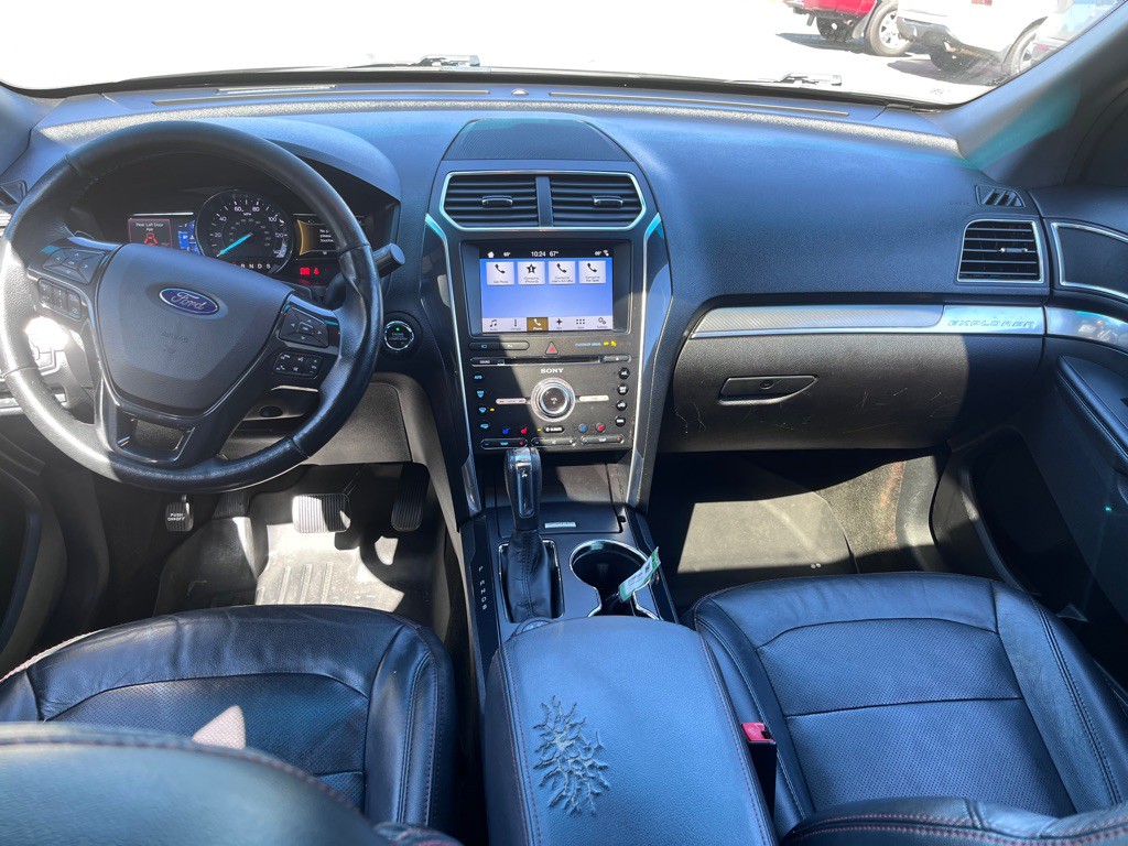 2017 Ford Explorer Image 8