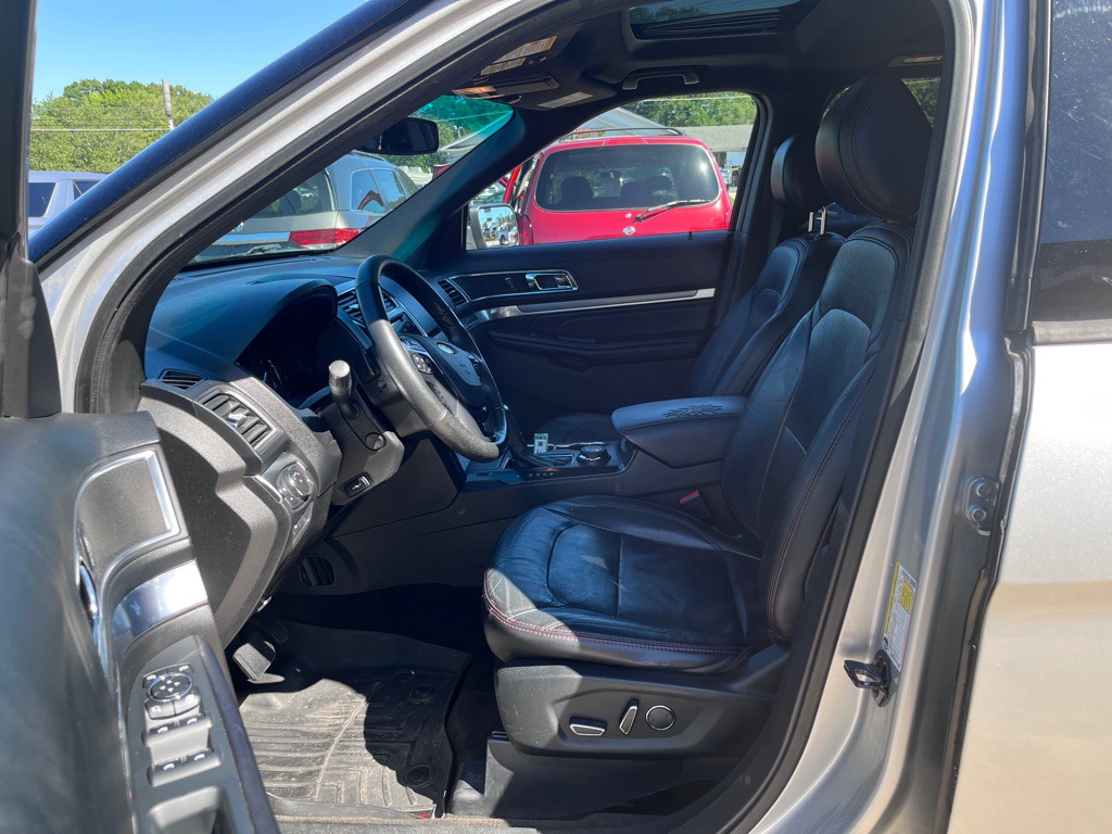 2017 Ford Explorer Image 11