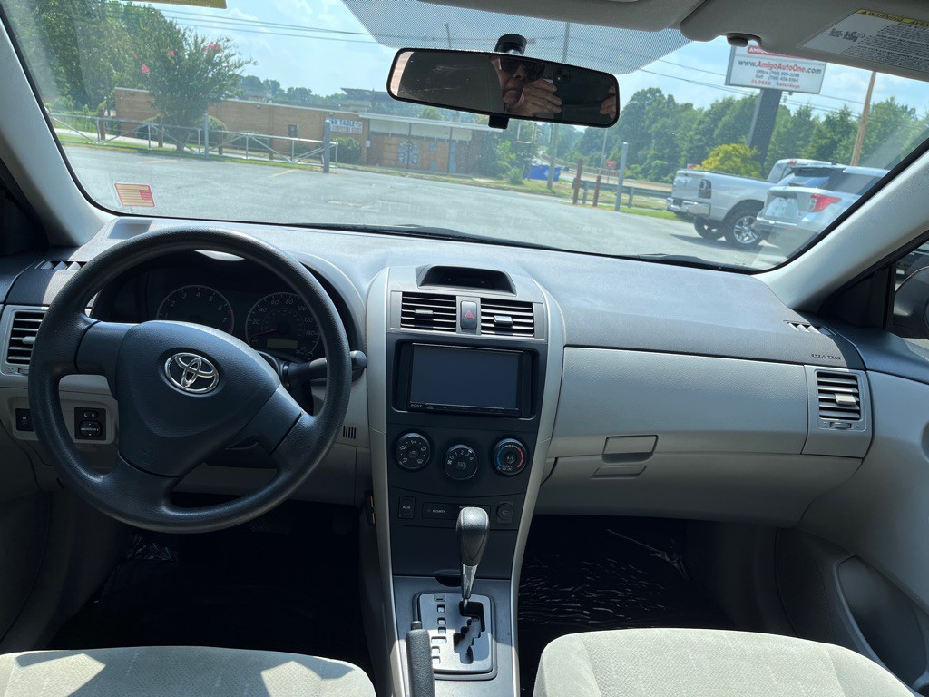2013 Toyota Corolla Image 8