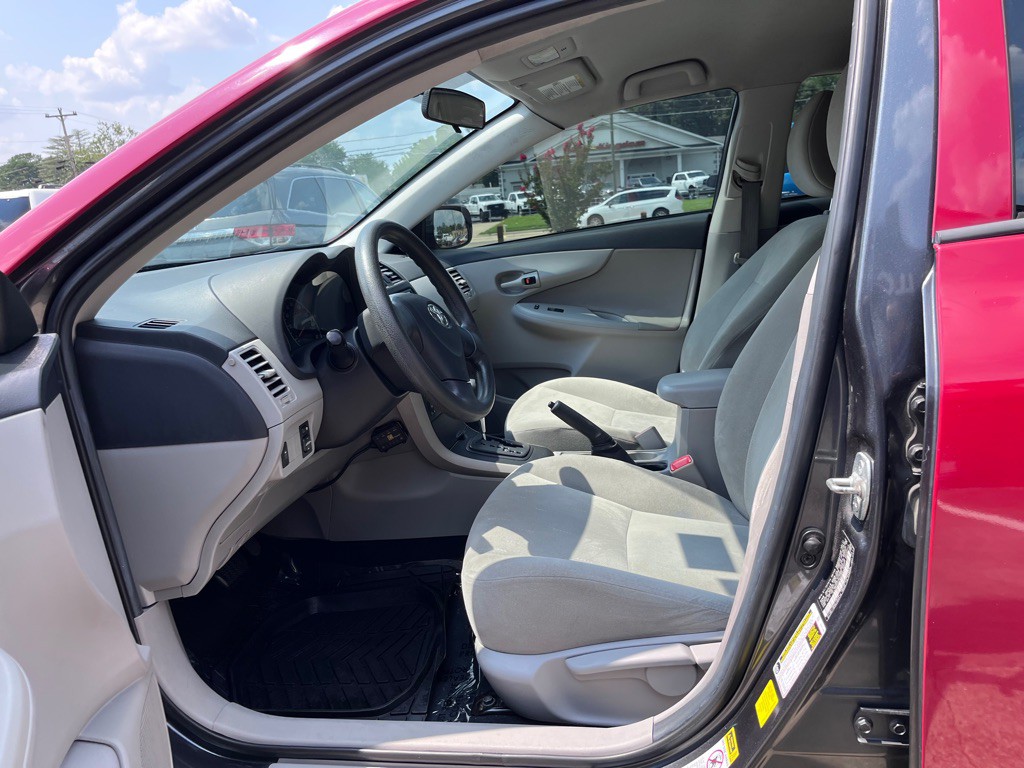 2013 Toyota Corolla Image 9