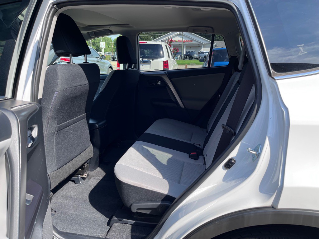 2016 Toyota Rav4 Image 8