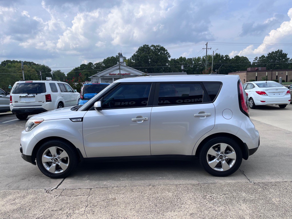 2017 Kia Soul Image 1