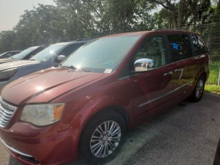 Image for 2014 Chrysler Town & Country Touring L ID: 6581589