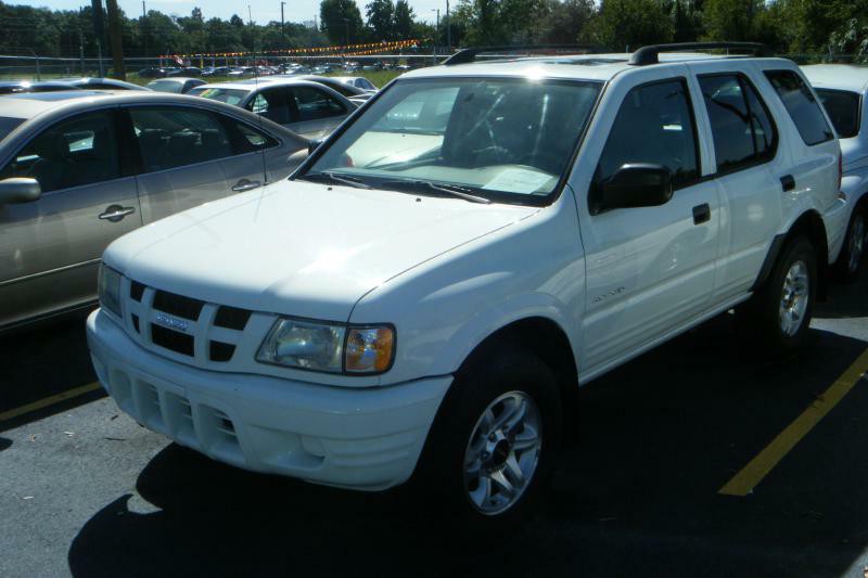 2004 Isuzu Rodeo Image 1