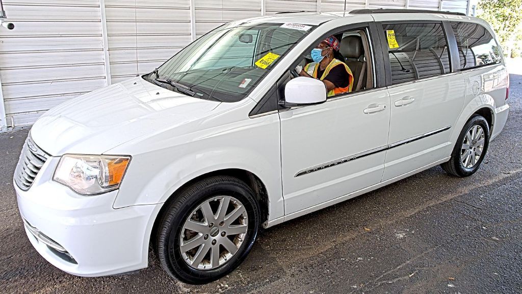 2016 Chrysler Town & Country Touring