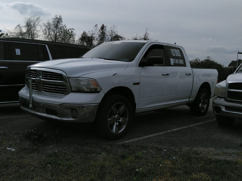 2016 RAM 1500 SLT