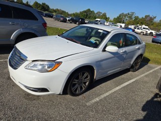 Image for 2014 Chrysler 200 Touring ID: 7109402