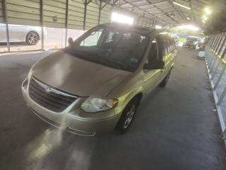 Image for 2005 Chrysler Town & Country LX ID: 7554351