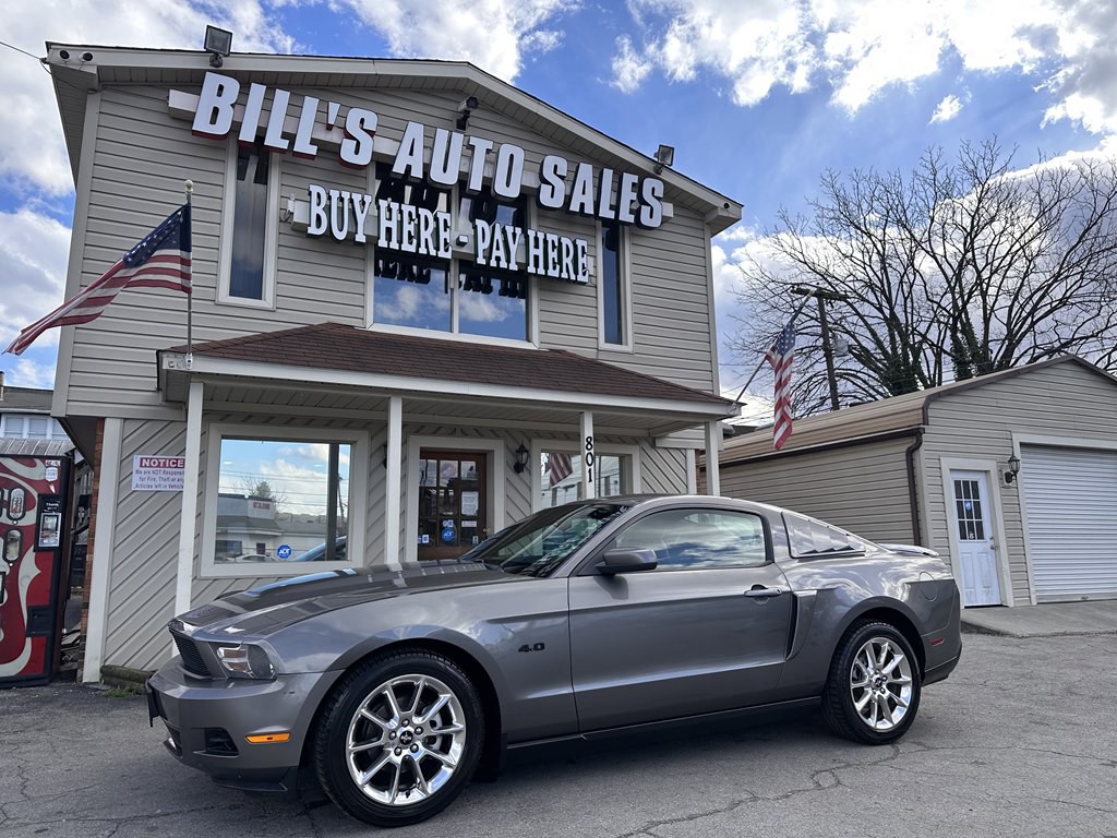 2010 Ford Mustang Image 2