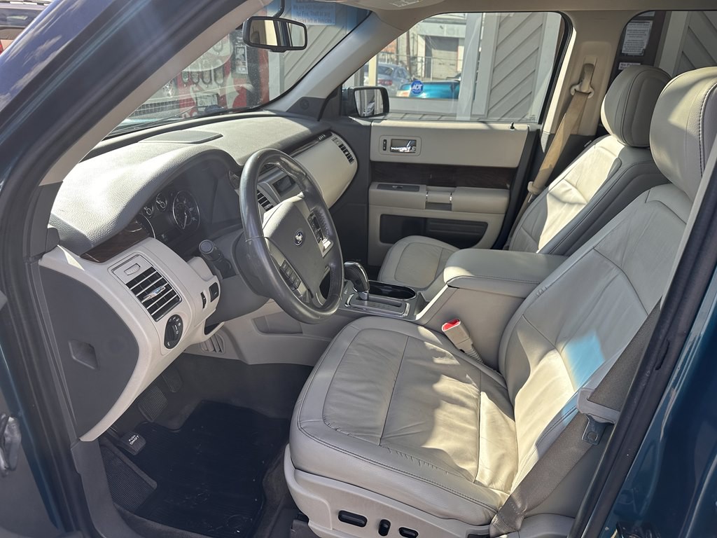 2011 Ford Flex Image 2