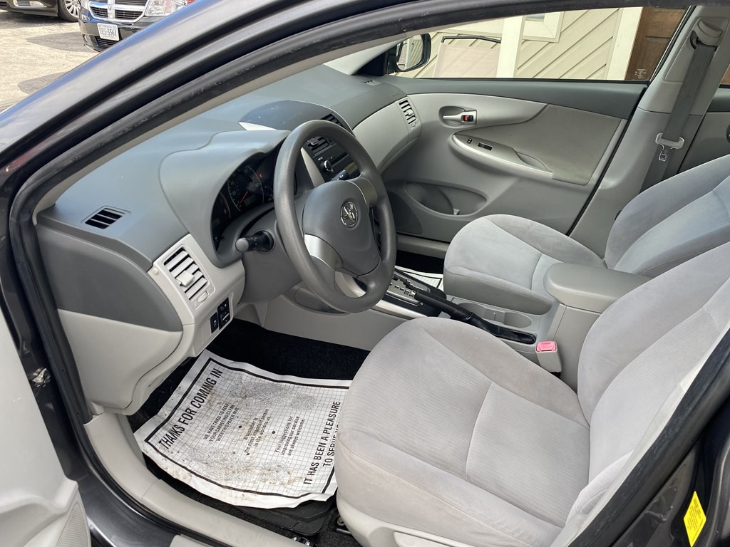 2010 Toyota Corolla Image 3
