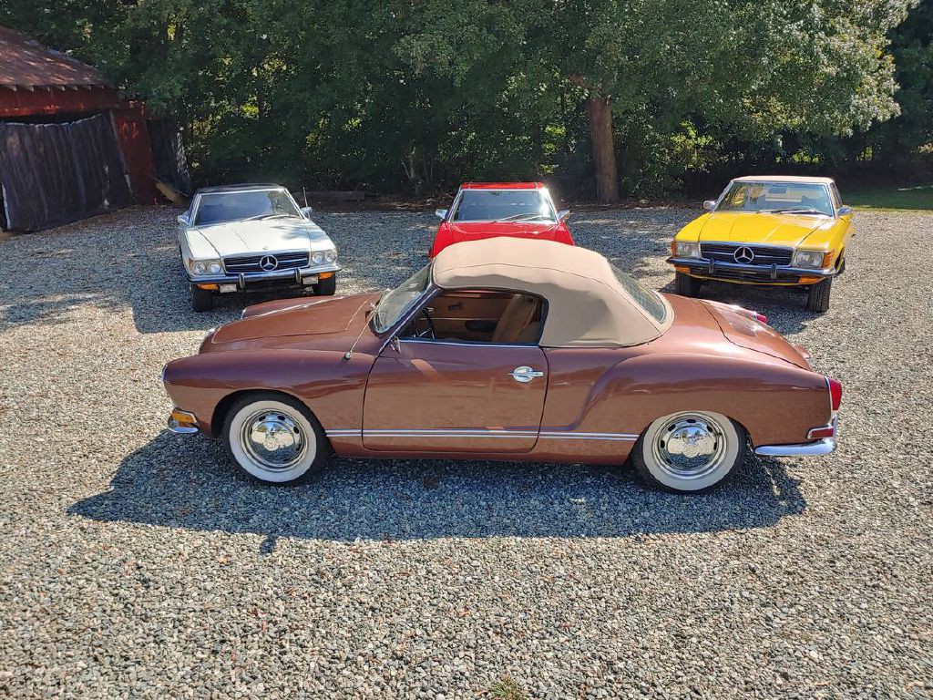 1971 Volkswagen Karmann Ghia Image 2