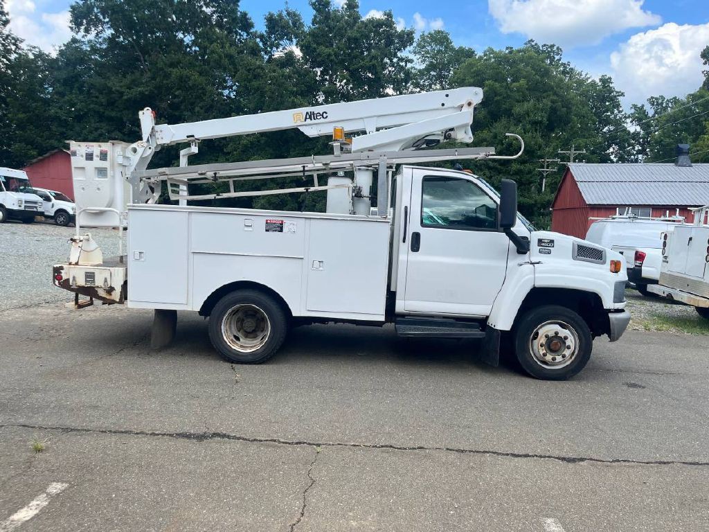 2007 Chevrolet C/K 4500 Image 1