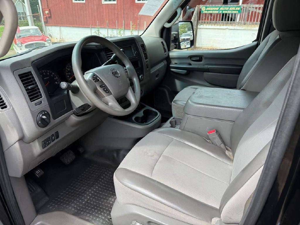 2013 Nissan NV Image 10