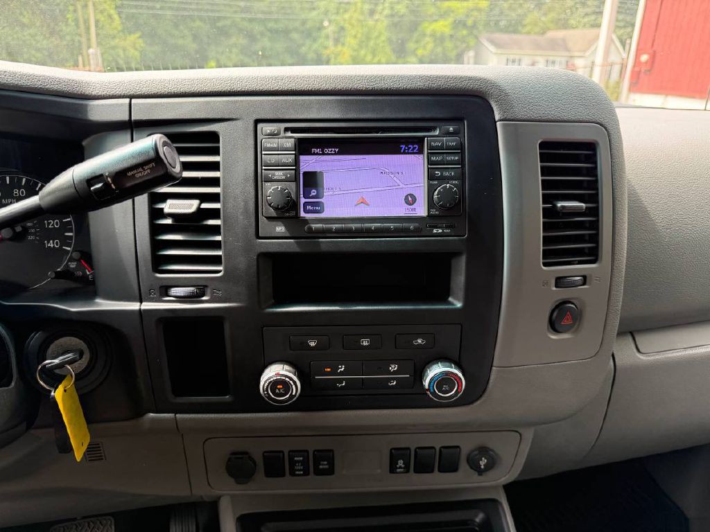 2013 Nissan NV Image 15