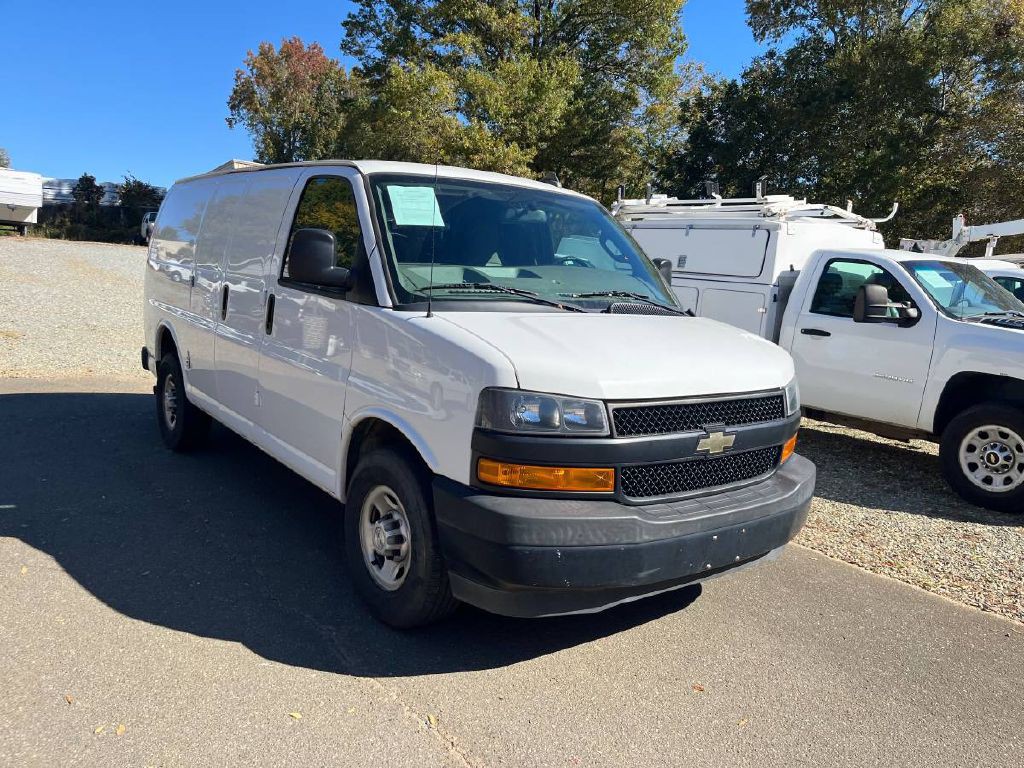 2018 Chevrolet Express Image 3