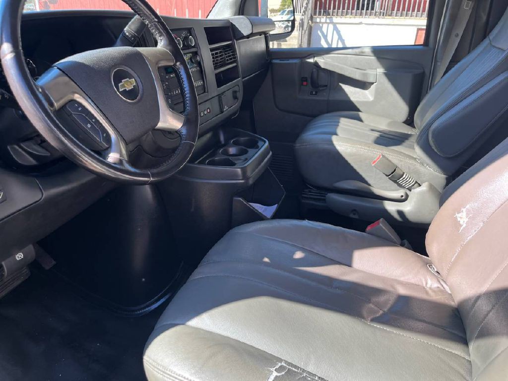 2018 Chevrolet Express Image 8