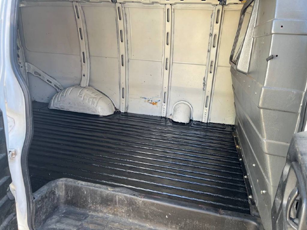 2018 Chevrolet Express Image 13