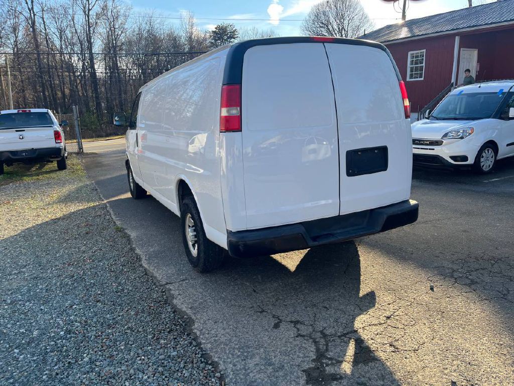 2017 Chevrolet Express Image 4