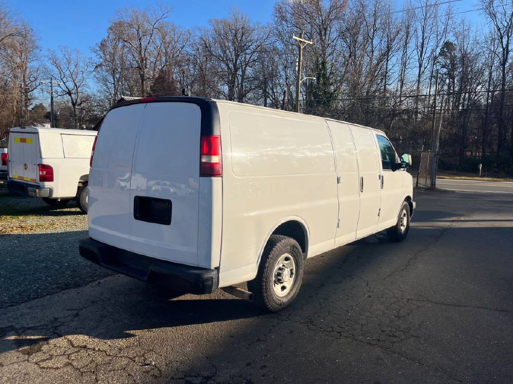 2017 Chevrolet Express Image 5