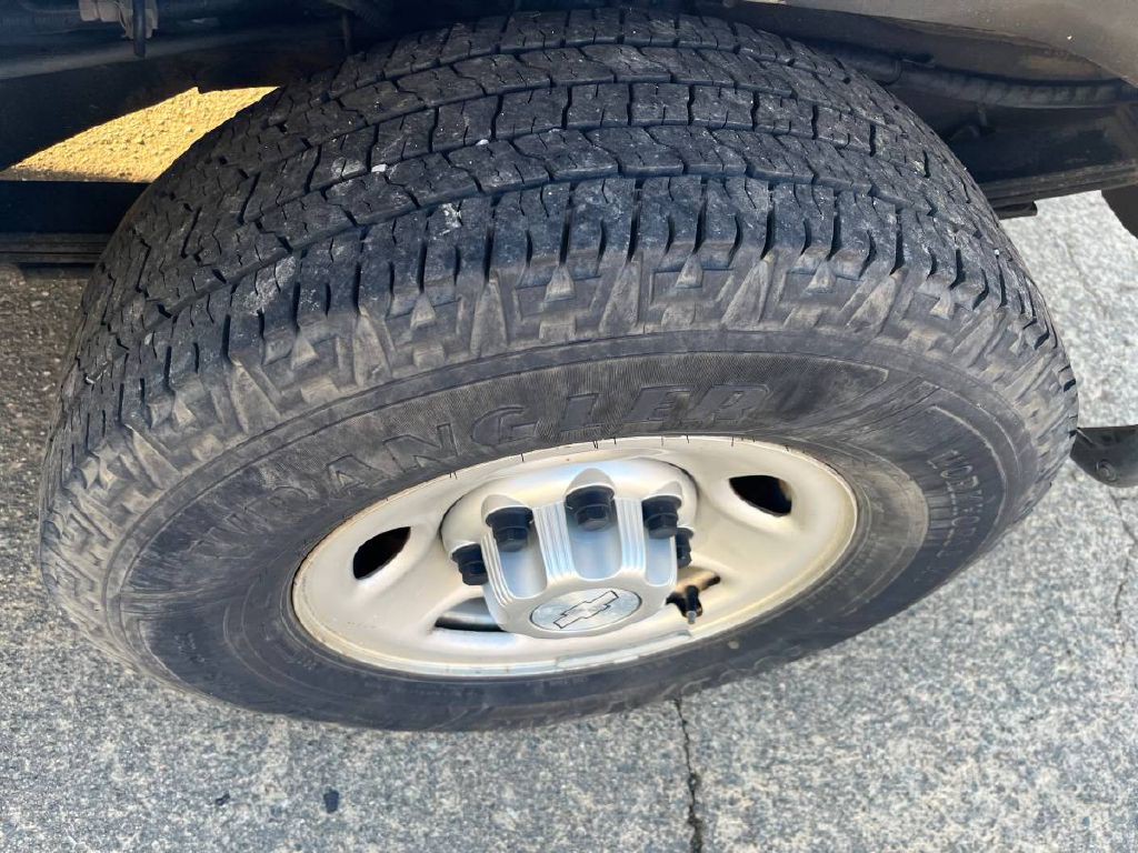 2017 Chevrolet Express Image 17