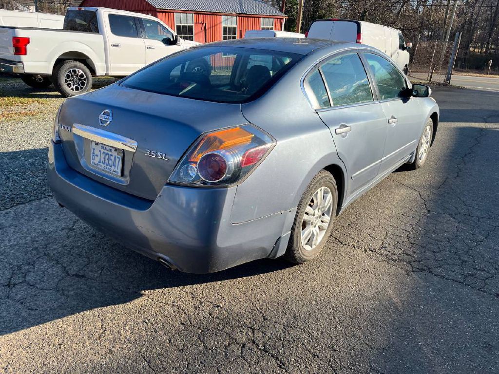 2010 Nissan Altima Image 4