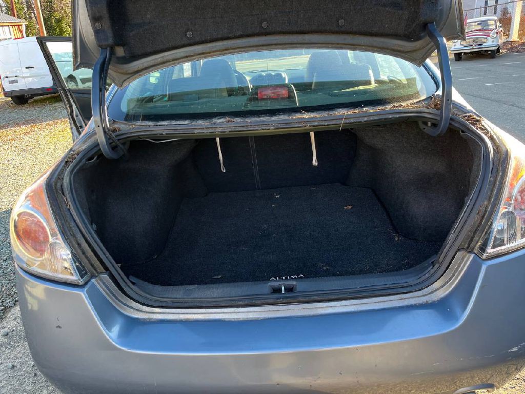 2010 Nissan Altima Image 8