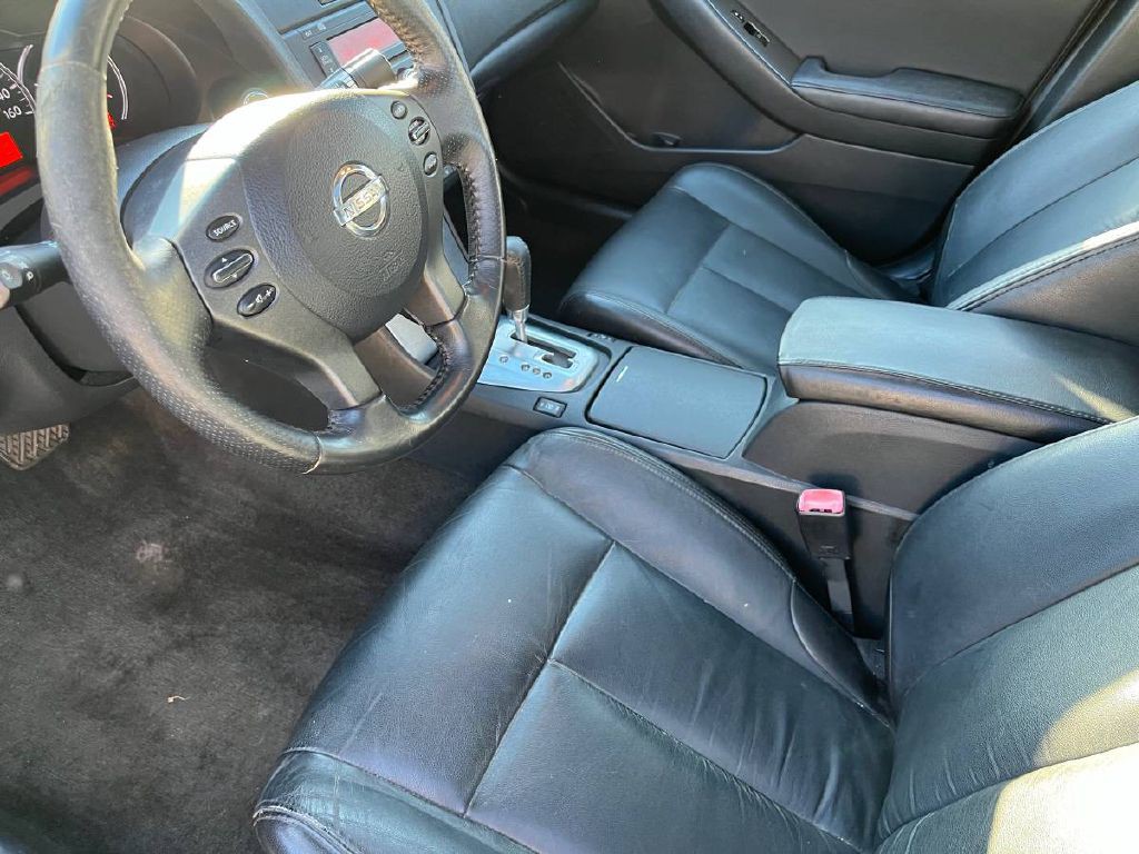 2010 Nissan Altima Image 9