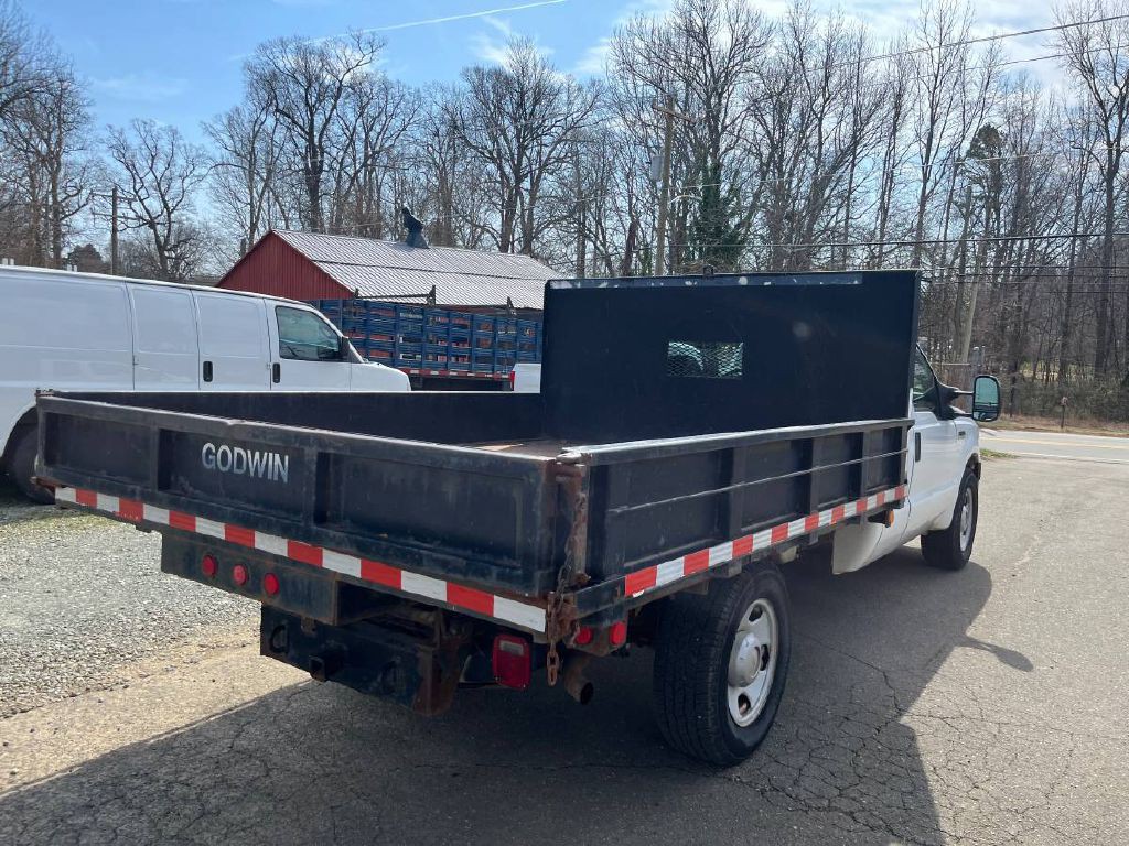2005 Ford F-350 Image 4
