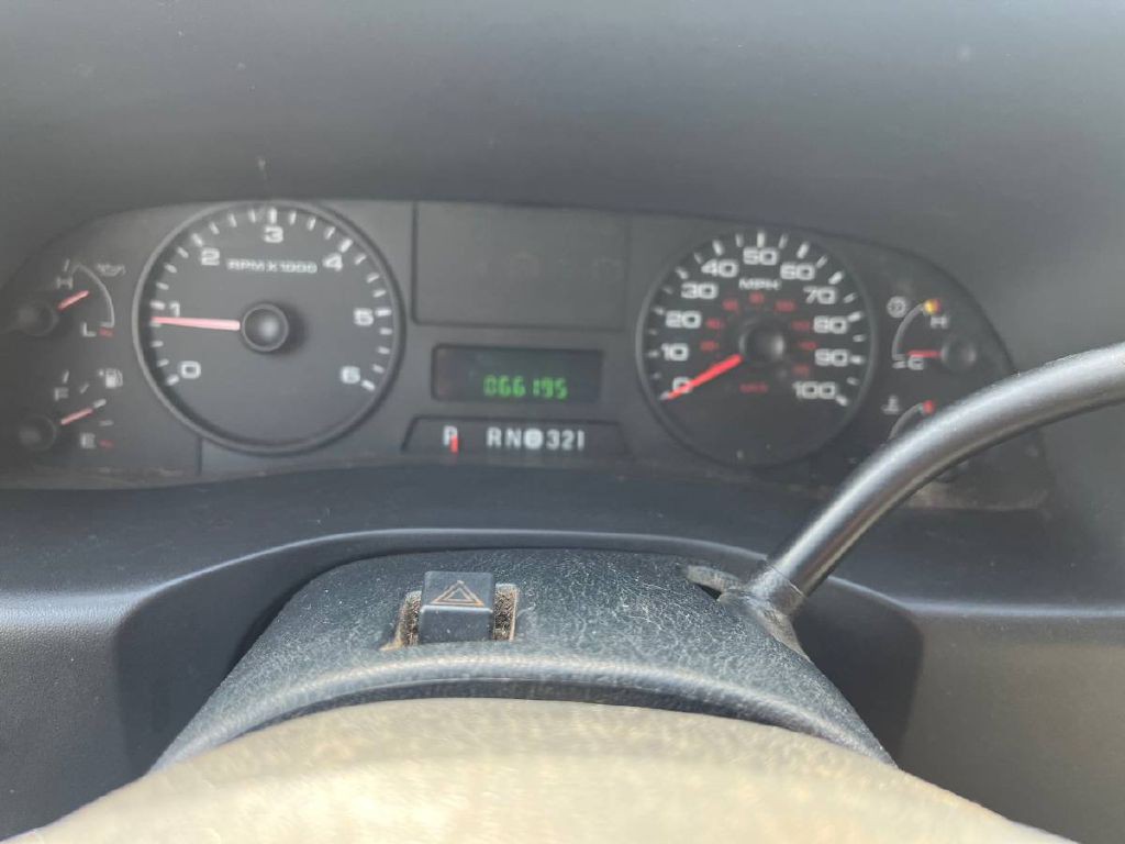 2005 Ford F-350 Image 7