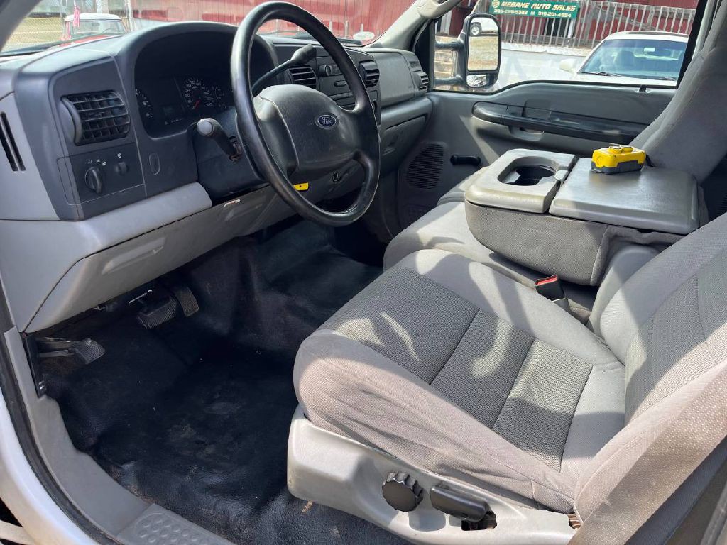 2005 Ford F-350 Image 9
