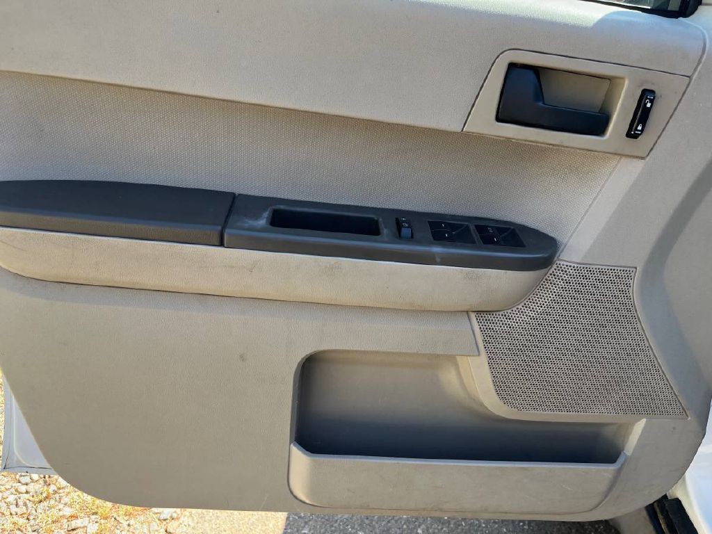 2009 Ford Escape Image 11