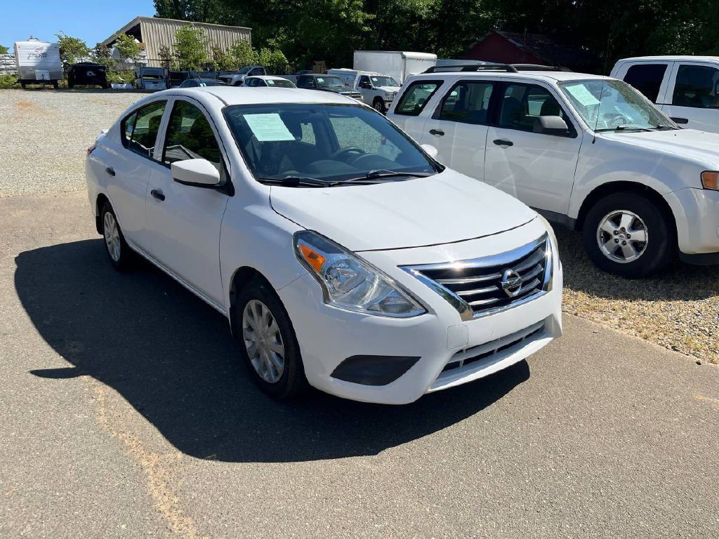 2018 Nissan Versa Image 2