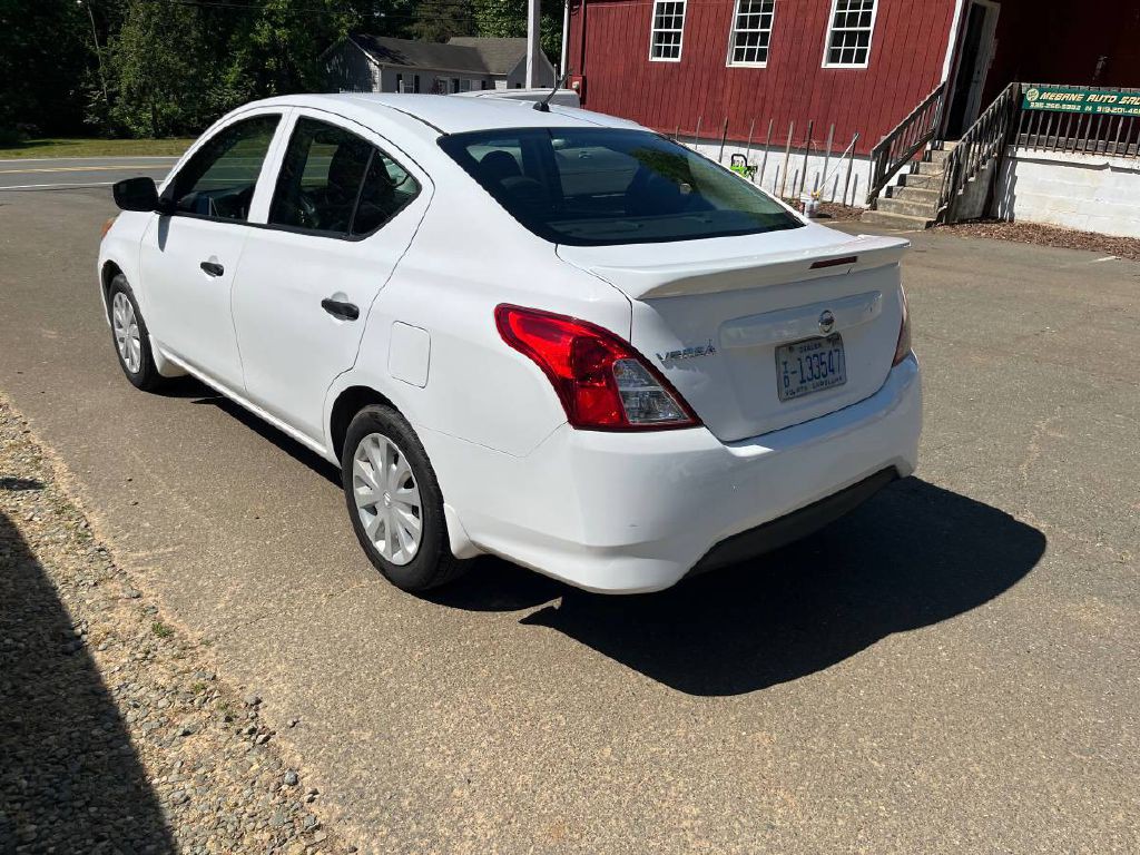 2018 Nissan Versa Image 5