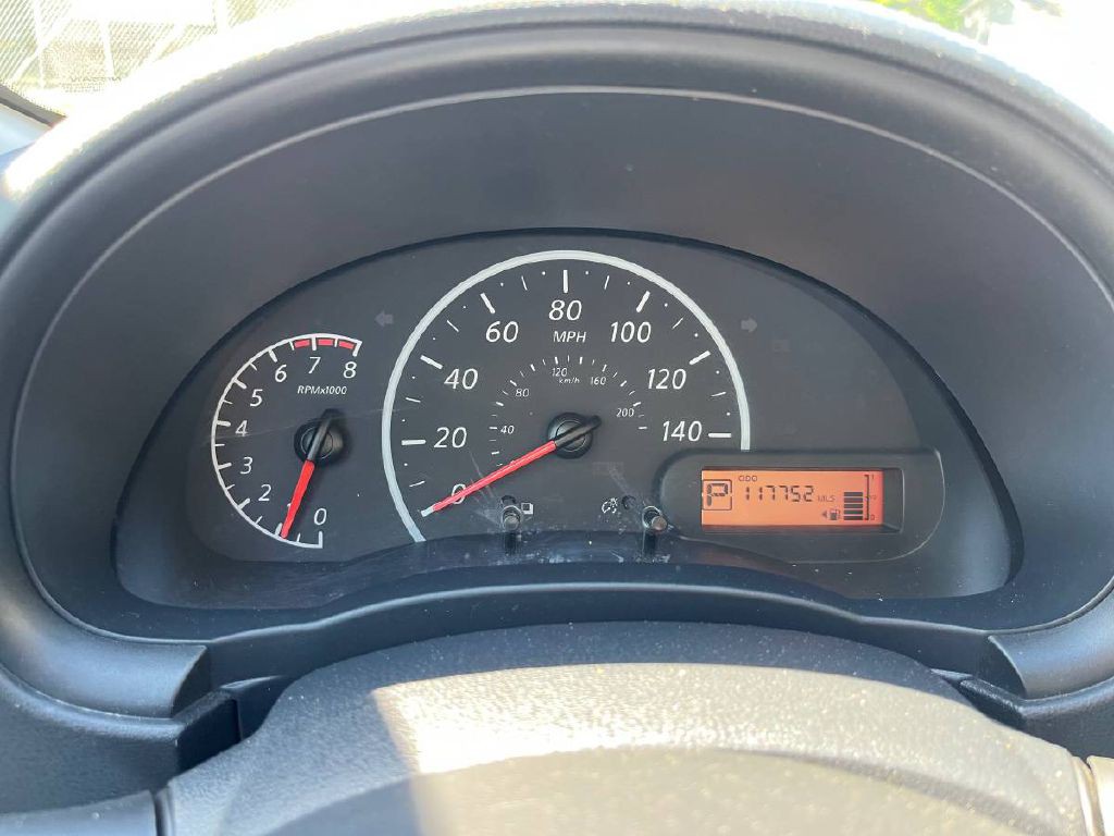 2018 Nissan Versa Image 6