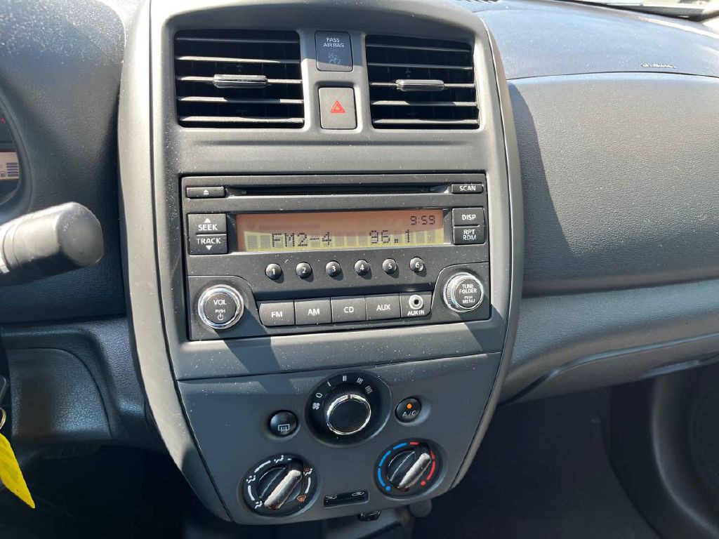 2018 Nissan Versa Image 8
