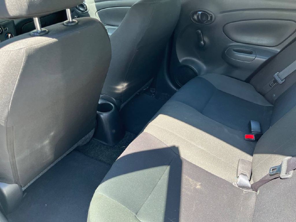 2018 Nissan Versa Image 9